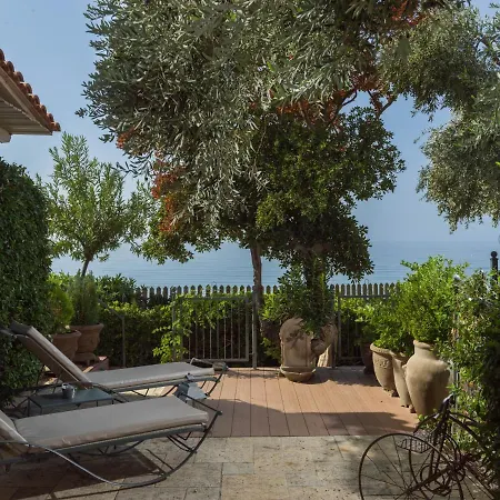 ゲストハウス Six Keys