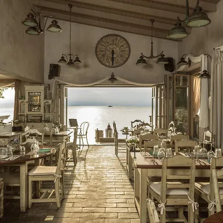 Six Keys ゲストハウス アフィソス