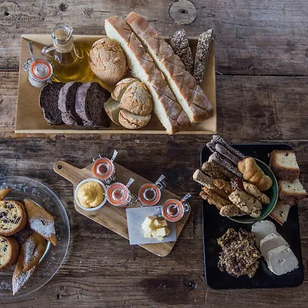 ゲストハウス Six Keys 4*