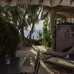 Six Keys Afissos