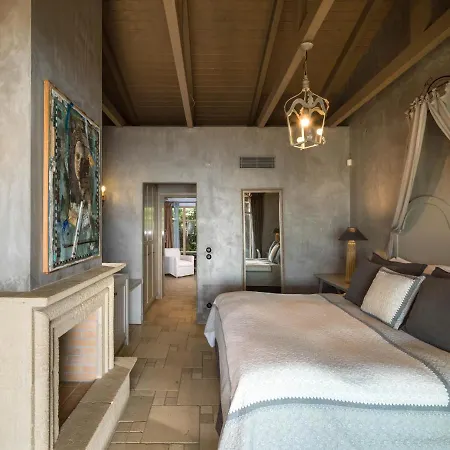 بيت ضيافة Six Keys أفيسوس