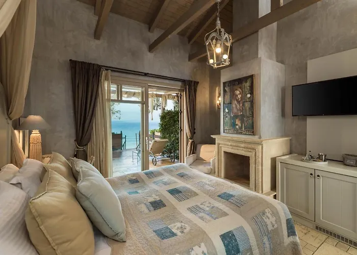 Six Keys Guest house 4*