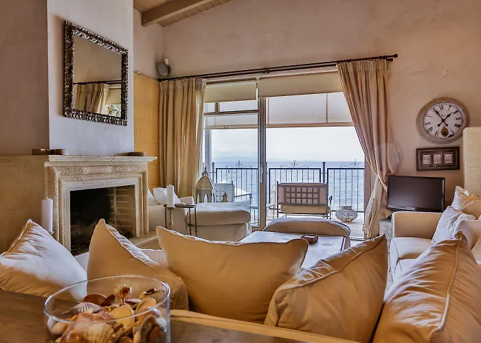 Six Keys Guest house 4*